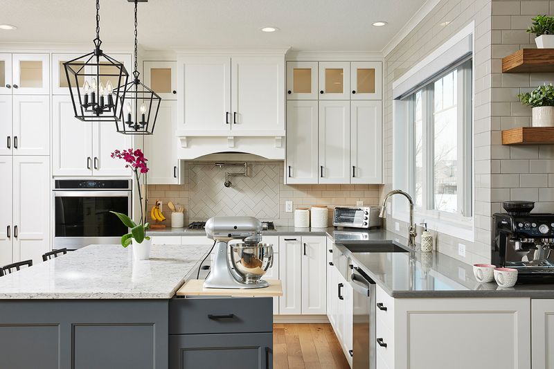 12 Nebraska Farmhouse Kitchens That Work As Hard As They Look - Decor Hint The Pie Baker's Paradise