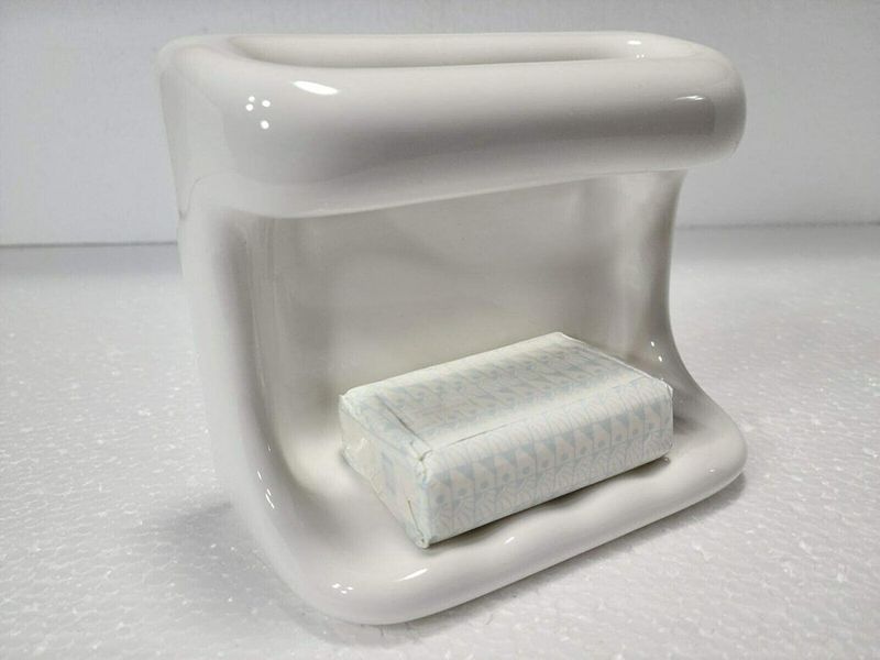 20 Vintage Bathroom Trends Rocking Pennsylvania Homes - Decor Hint Wall-Mounted Soap Dishes Stick Around
