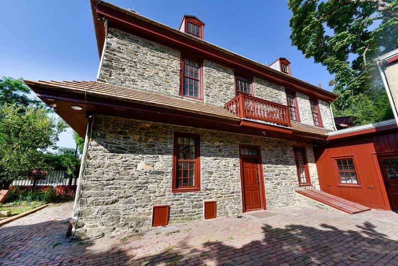 15 Defining Features Of Pennsylvania Stone Farmhouses - Decor Hint Pent Roofs and Eaves