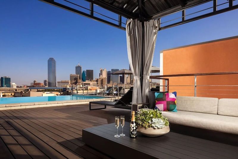 10 Texas Outdoor Spaces Designed To Function As Living Rooms - Decor Hint Dallas Urban Rooftop Complete with Skyline Views