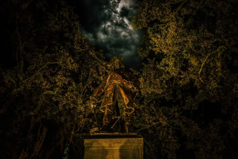 In Georgia, 16 Collectibles On The Decline For 2025 And 6 That Are No Longer Worth Anything - Decor Hint Savannah Ghost Tour Collectibles Vanishing