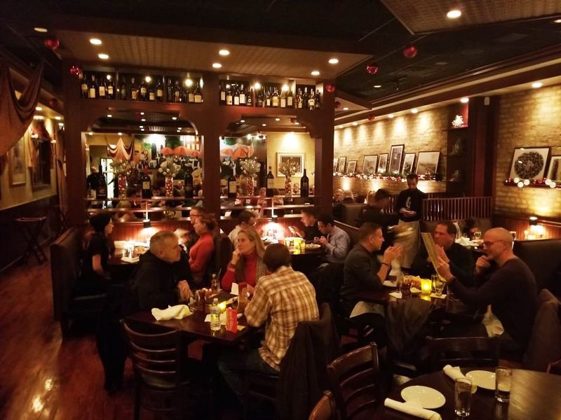 11 Authentic Family-Run Italian Spots In Illinois That Never Miss - Decor Hint Calo Ristorante – Chicago, IL