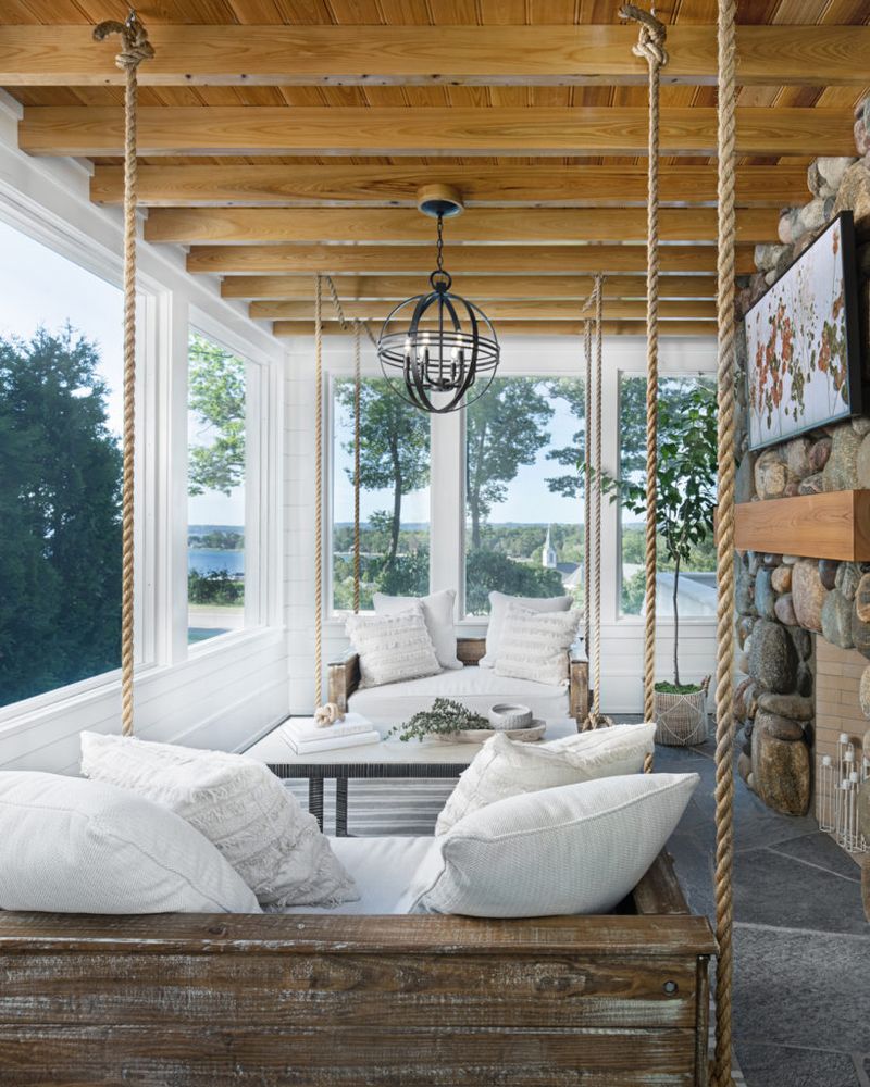 12 Michigan Lake Cottages With Interiors That Complement The Views - Decor Hint Nautical Charm in Harbor Springs