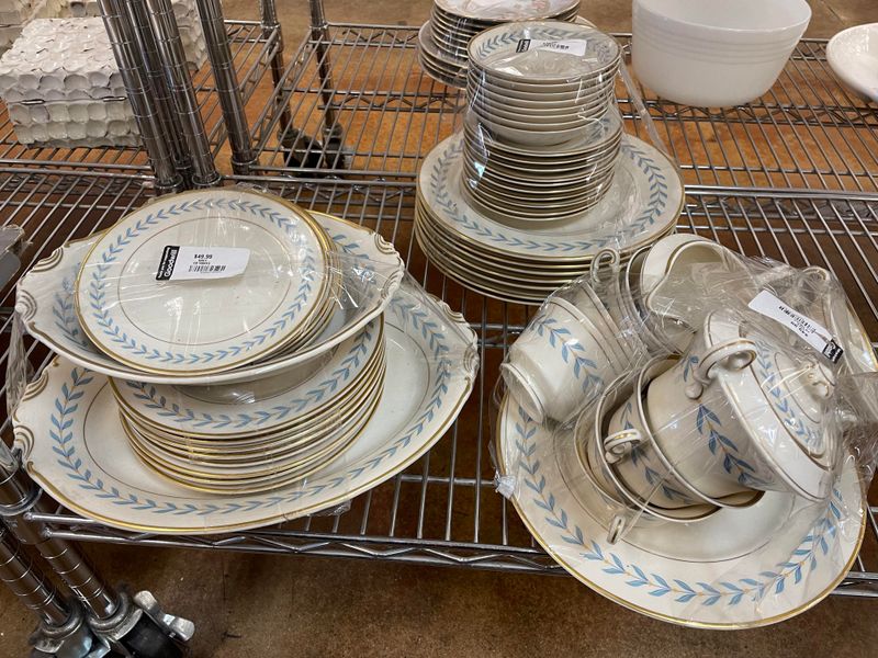 In California, These 9 Interior Antiques Might Sell For Pennies And These 9? Don't Even Try - Decor Hint Practically Free: China Dinnerware Sets