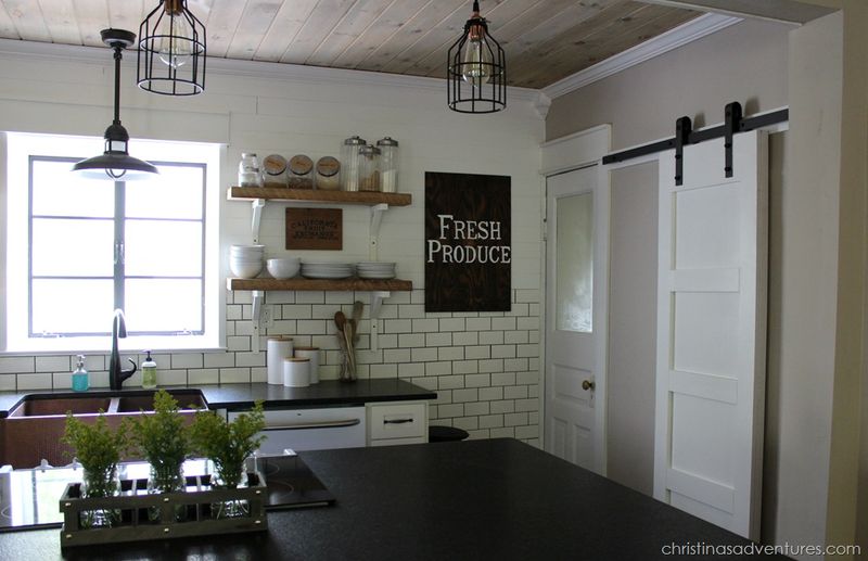 13 Georgia Farmhouse Kitchens Bursting With Rustic Charm - Decor Hint Porch-to-Pantry Perfection