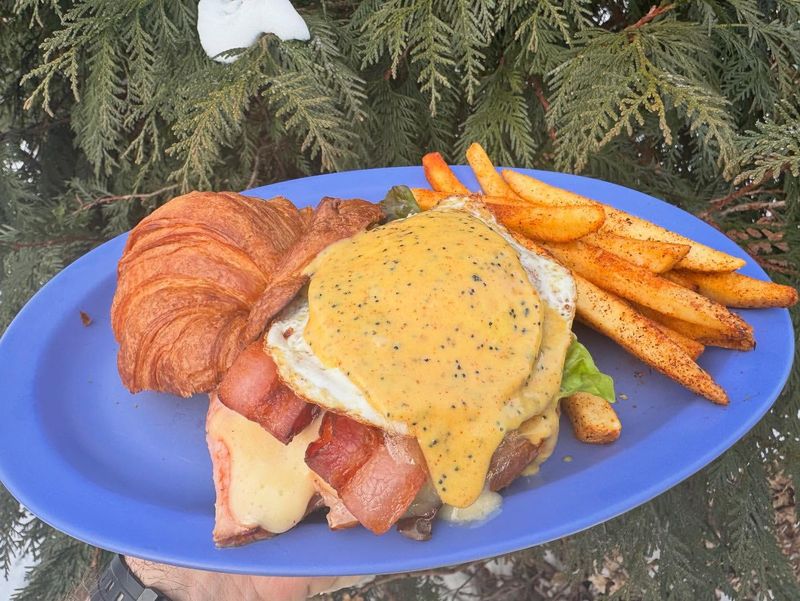Where To Find 11 Of The Best Hot Browns In Kentucky - Decor Hint Doodles Breakfast & Lunch - Lexington