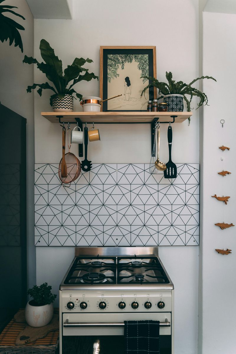 9 Practical Tips For Styling Kitchen Shelves - Decor Hint Add Natural Elements For Warmth