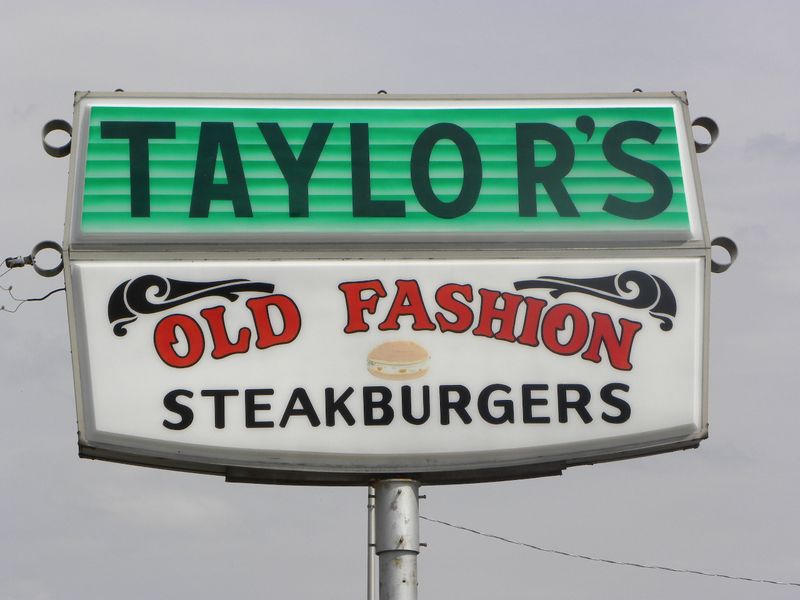 12 California Roadside Burger Chains That Still Feel Classic - Decor Hint Taylor's Drive-In