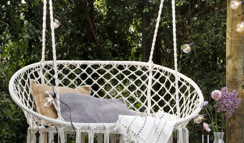 6 Tennessee Porch Swings Locals Enjoy All Year - Decor Hint Swing Chairs & Hammock-Style Swings