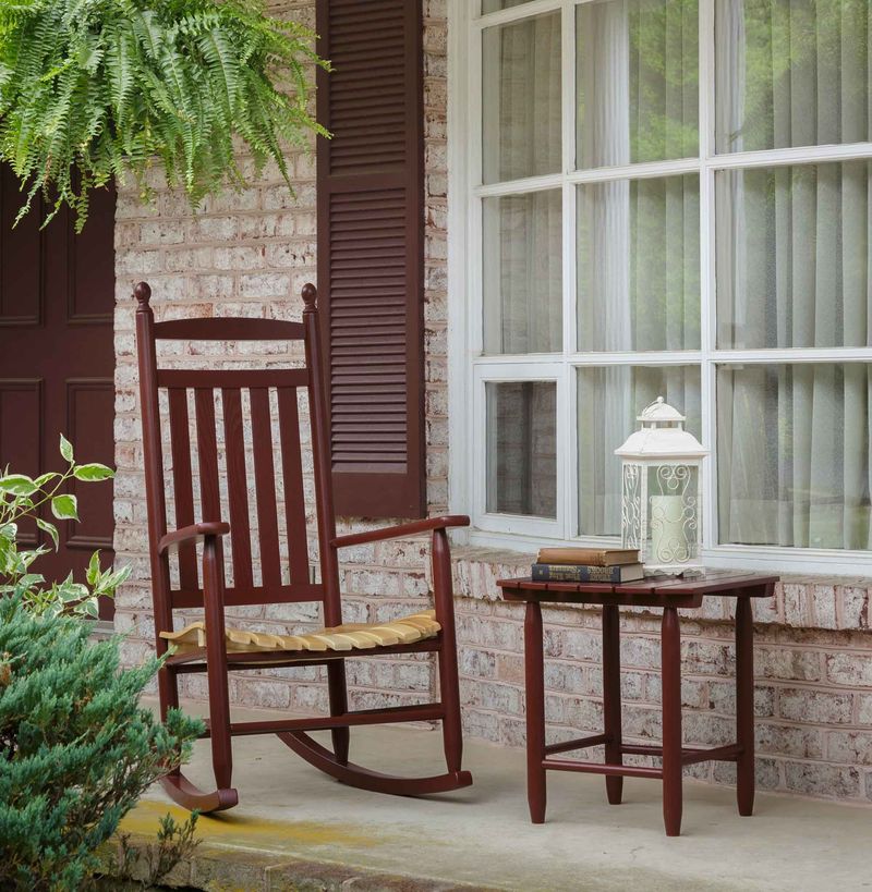 12 Charming Front Porches In Pennsylvania With Nostalgic Summer Feel - Decor Hint Wooden Rocking Chairs
