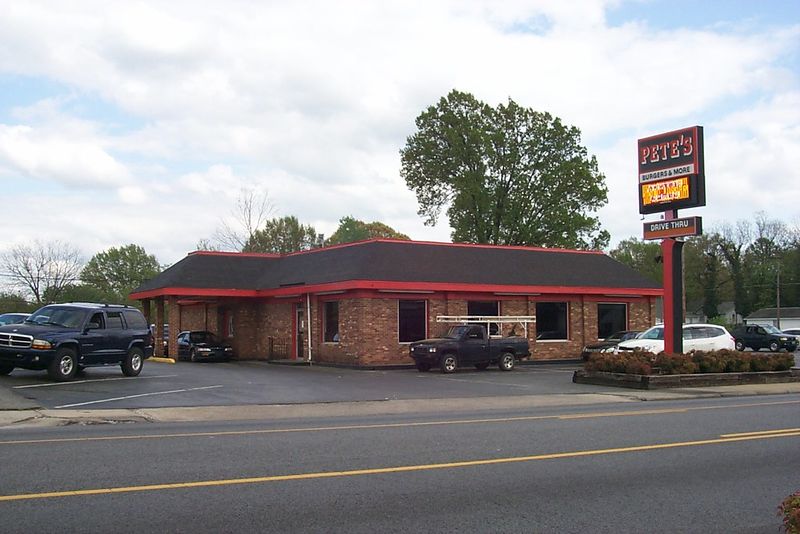 11 North Carolina Drive-Ins Serving Up Timeless Carhop Favorites - Decor Hint Pete's Burgers & More