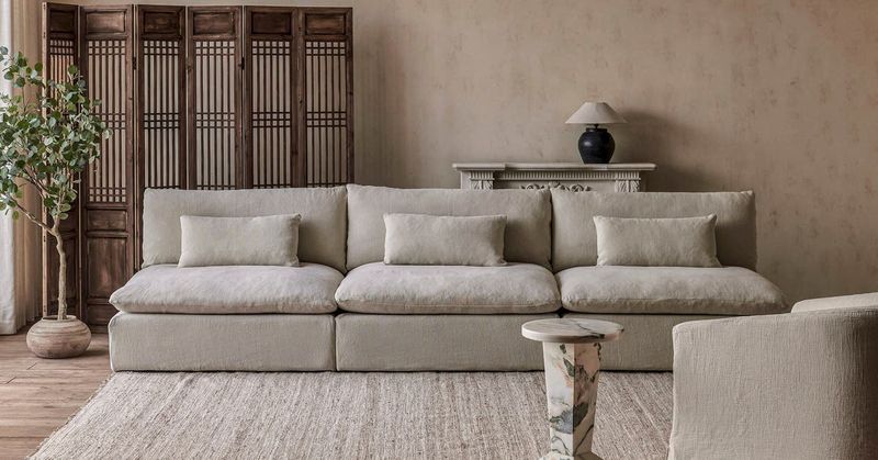 10 Sofa Color Mistakes LA Homeowners Are Regretting In 2025 - Decor Hint Beige That Shows Everything