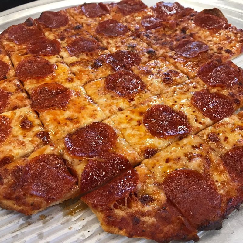 12 Ohio Pizza Places Keeping Family Recipes Alive - Decor Hint Cassano's Pizza King