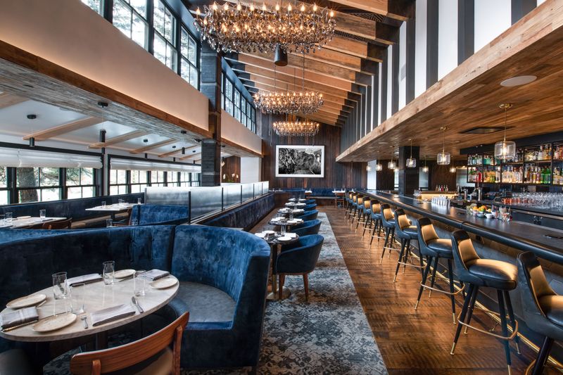 9 Colorado Ski-Town Eateries With Memorable Views - Decor Hint The Slope Room – Vail