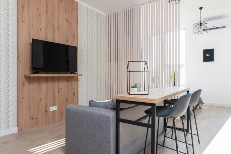 14 Home Trends That Are Quietly Disappearing And What's Taking Their Place - Decor Hint Faux Finish Walls To Statement Wallpapers