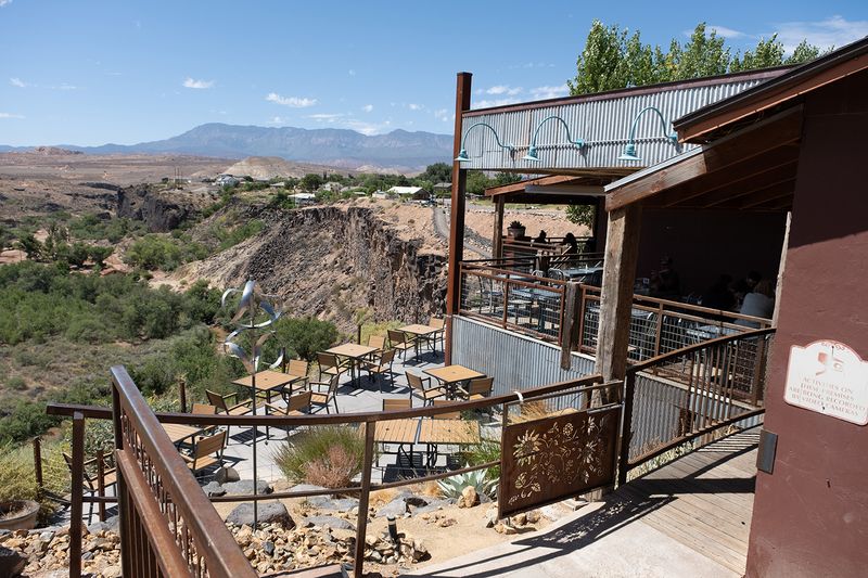 14 Utah Restaurants With Breathtaking Mountain Views And Unforgettable Bites - Decor Hint River Rock Roasting Company – Coffee with a Canyon View