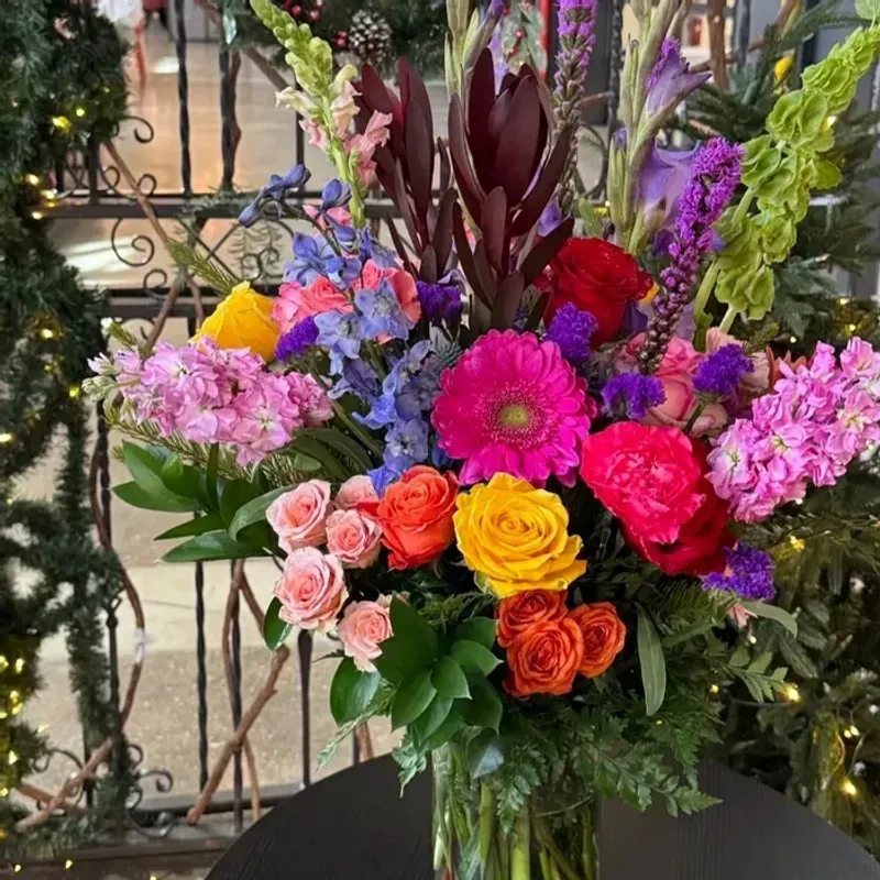 5 Georgia Floral Trends To Try And 3 Styling Habits To Avoid - Decor Hint Overly Symmetrical Arrangements