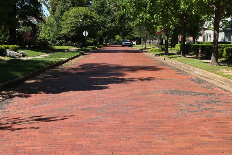 18 Delaware Brick Walkways That Look Like They've Always Been There - Decor Hint Main Street Heritage Walk