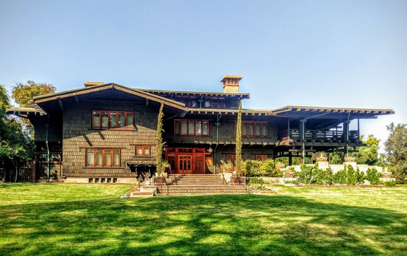 8 California Craftsman Homes Featuring Rare, Timeless Details - Decor Hint River Rock Fireplaces of the Ultimate Bungalow