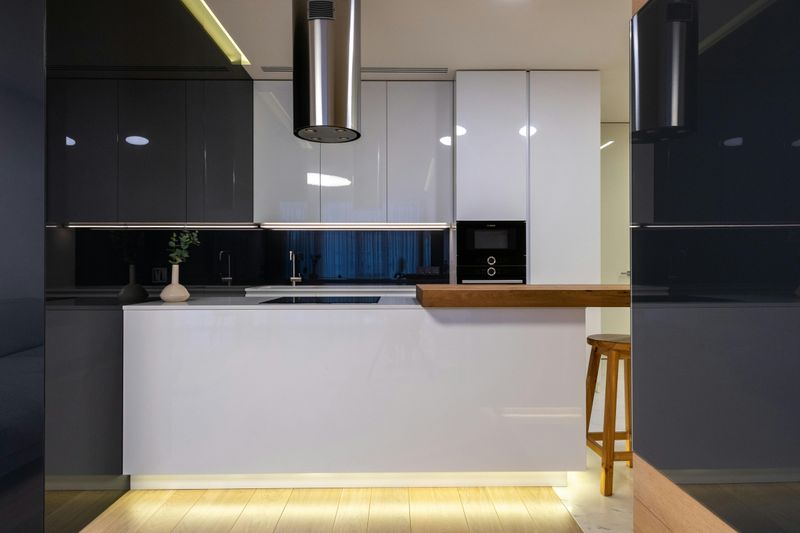 Light-Reflecting Surfaces