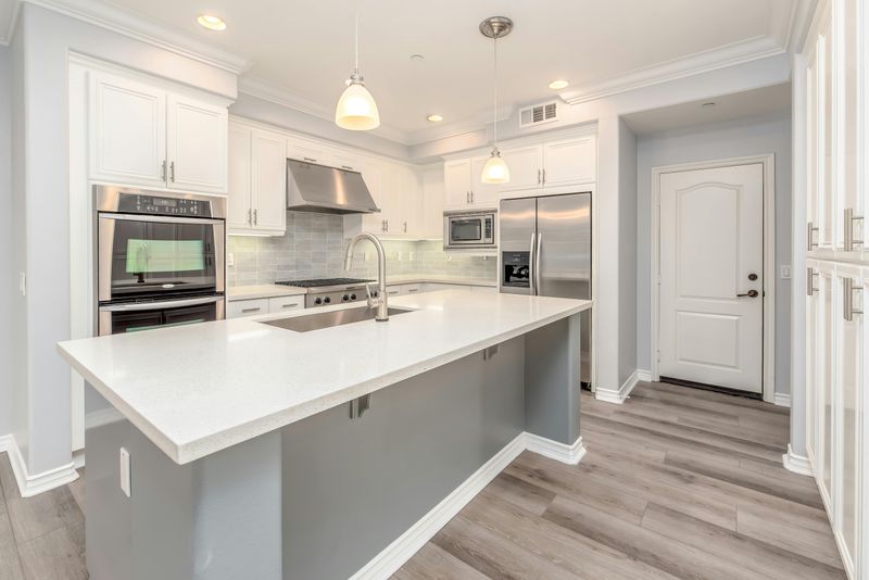 12 Home Improvements That Can Actually Decrease Your Property Value - Decor Hint Kitchen Remodels With Trendy But Impractical Features