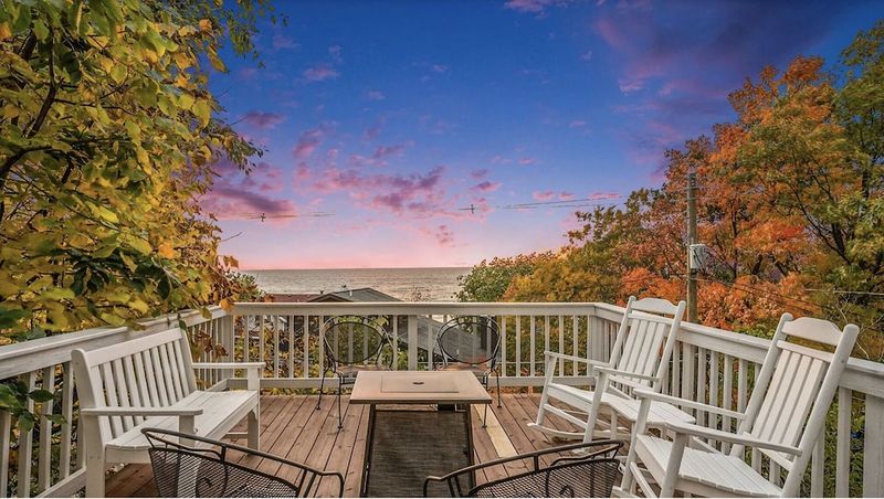 12 Michigan Cottage Porch Designs Perfect For Lakeside Living - Decor Hint Porch Designed For Sunsets
