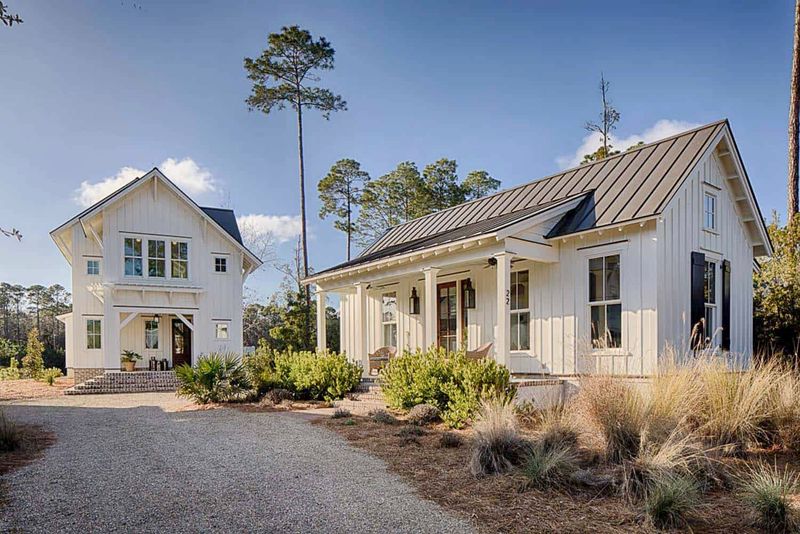 11 South Carolina Cottages That Capture Timeless Southern Charm - Decor Hint Low-Country Cottage Home, Palmetto Bluff