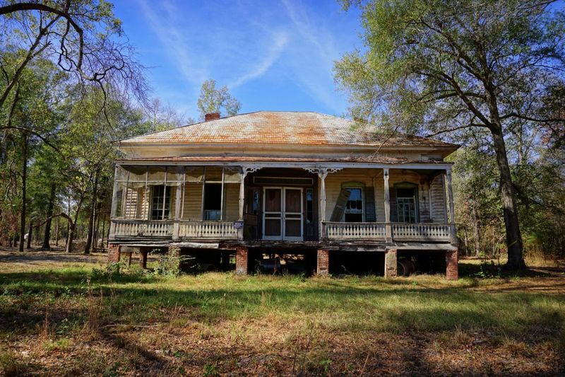 Single-Story Ranch Homes in Declining School Districts