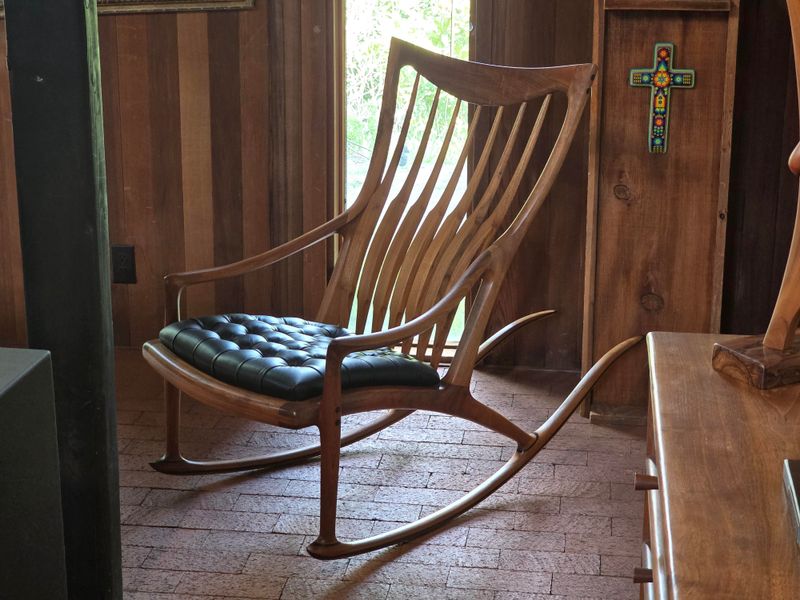 8 Vintage Furniture Pieces Indiana Homeowners Are Rediscovering - Decor Hint Mission Oak Rocking Chairs