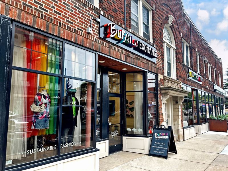 10 Best Portland, Oregon Thrift Stores For Affordable Home Finds - Decor Hint Buffalo Exchange Home Section: Trendy Finds For Small Spaces