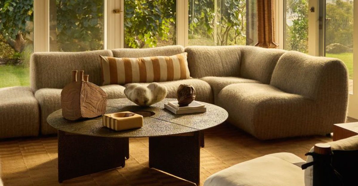 How This Midcentury Farmhouse Became A Colorful Country Retreat - Decor Hint