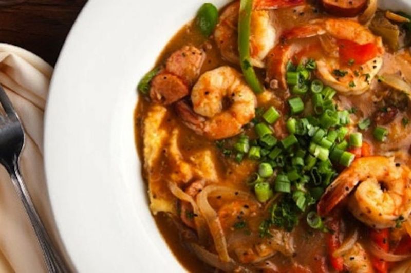 8 South Carolina Restaurants Known For Shrimp And Grits - Decor Hint Poogan's Porch (Charleston)