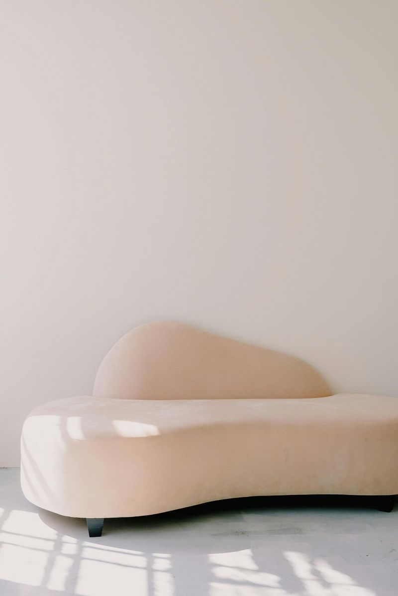 10 Easy Ways To Bring Modern Cottage Style To Any Room - Decor Hint Soften Spaces With Rounded Furniture
