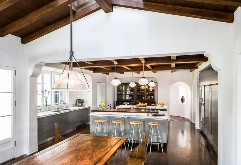 12 Old-School California Home Trends That Are Finally Back In Style - Decor Hint Exposed Ceiling Beams