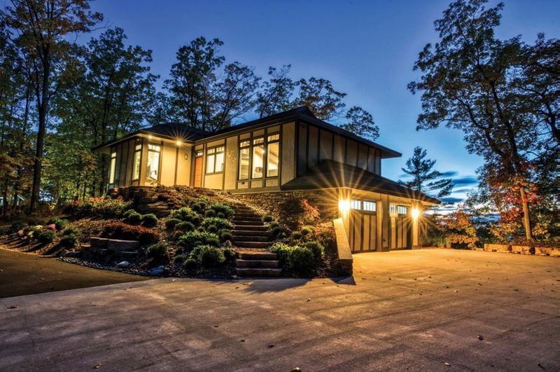 12 Michigan Lake Cottages With Interiors That Complement The Views - Decor Hint Zen Retreat on Lake Charlevoix