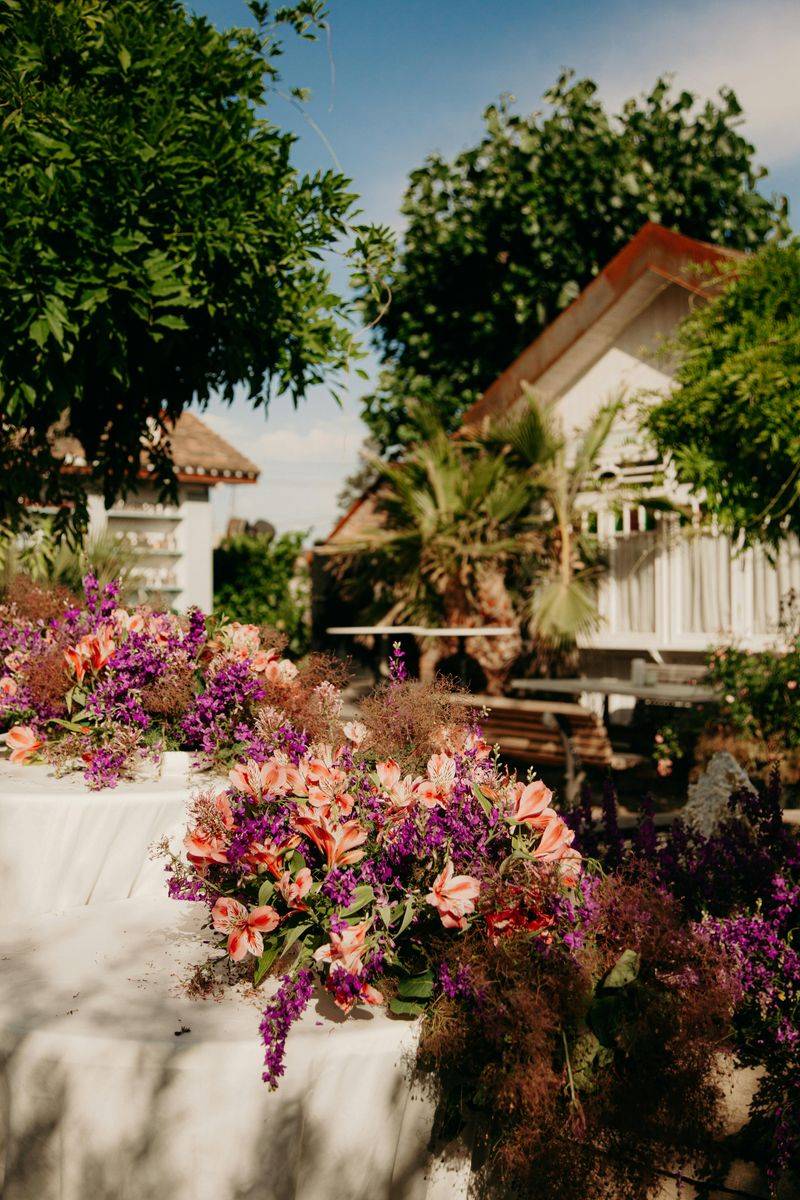 10 Quick Backyard Updates That Could Transform Its Look - Decor Hint Planting Seasonal Flowers or Shrubs