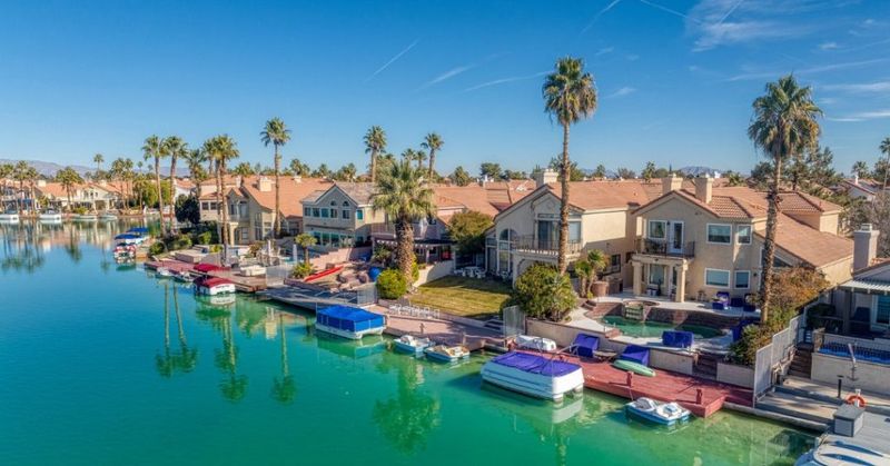 8 Types Of Las Vegas Homes Facing Potential Price Declines By 2026 - Decor Hint Waterfront Or Golf Course Homes Dependent On Scarce Resources