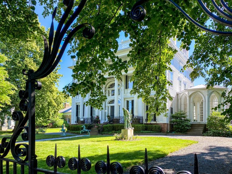 14 Historic Mansions To Tour In Rhode Island This Fall - Decor Hint Linden Place