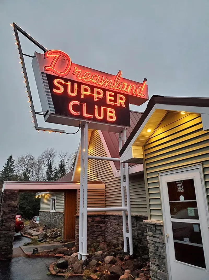 10 Wisconsin Supper Clubs That Take You Back In Time - Decor Hint Dreamland Supper Club (South Range)