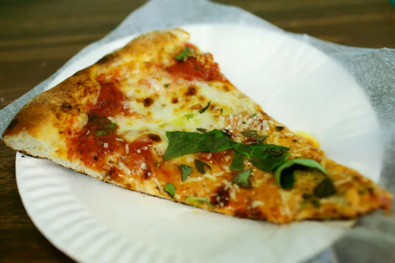 10 New York Slice Shops That Still Fold Just Right - Decor Hint Di Fara Pizza - Brooklyn Pizza Royalty