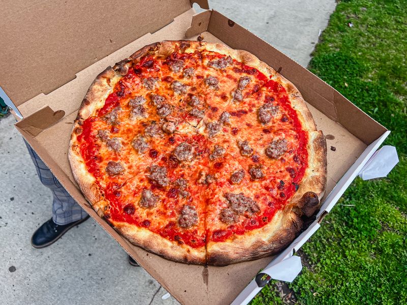 10 New York Slice Shops That Still Fold Just Right - Decor Hint Louie & Ernie's - Bronx Hidden Gem