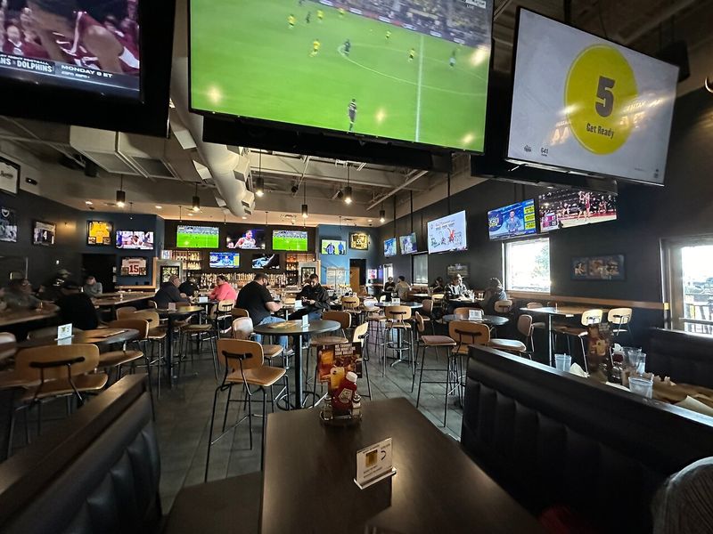7 Chicken Chains In California That Keep Running Despite Poor Reviews - Decor Hint Buffalo Wild Wings' Noisy Disappointment