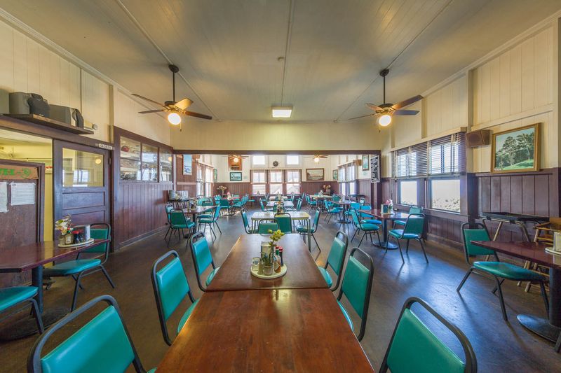10 Hawaii Restaurants Serving Classic Plate Lunch Comforts - Decor Hint Manago Hotel