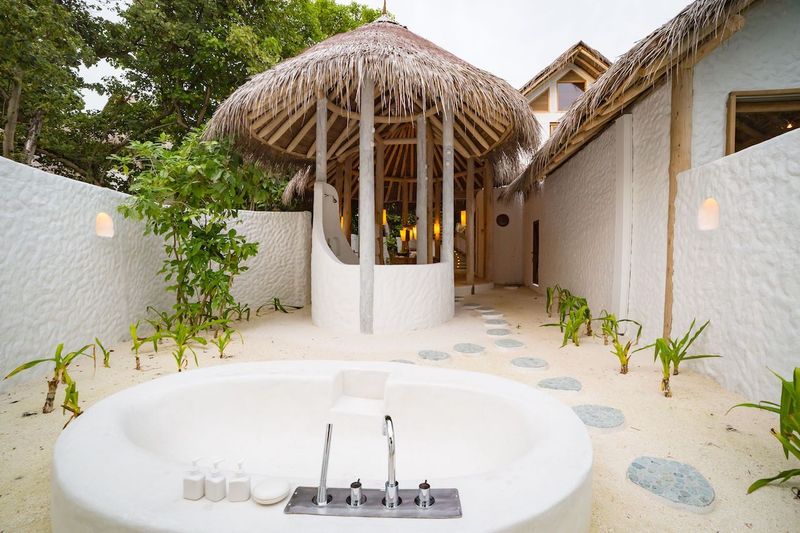 Islamorada Tiki Shower
