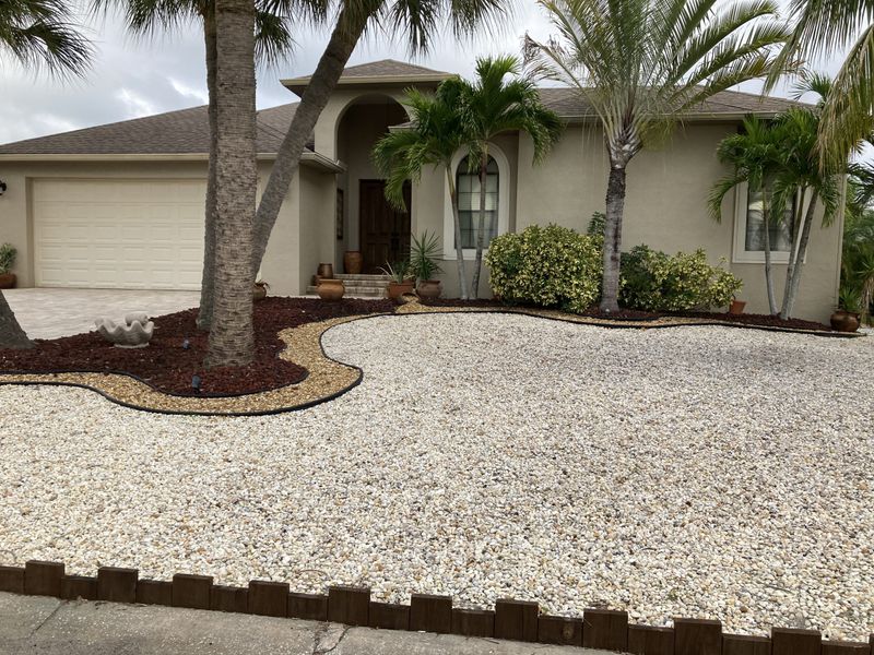 22 Florida Home Design Trends That Are Mega-Popular For Weird Reasons - Decor Hint Front Yards Without Grass