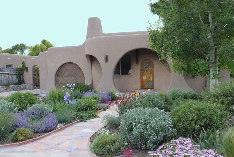7 New Mexico Adobe Courtyards To Enjoy Timeless Shade - Decor Hint Plaza Vieja's Timeworn Retreat