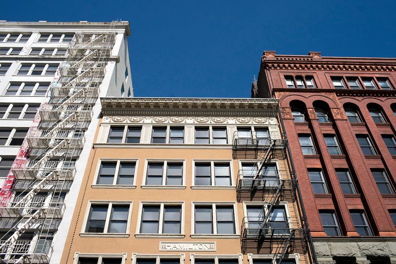5 Properties Losing Value In Oregon And 10 That Are Hard To Sell - Decor Hint Small Condos in Downtown Portland