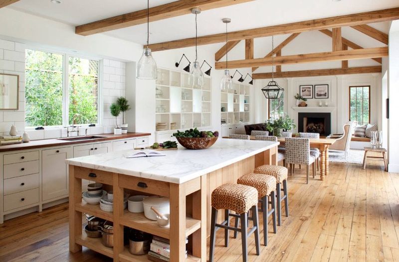 9 Kentucky Farmhouses With Timeless Kitchen Style - Decor Hint Heritage Farmhouse Kitchen With Local Craftsmanship