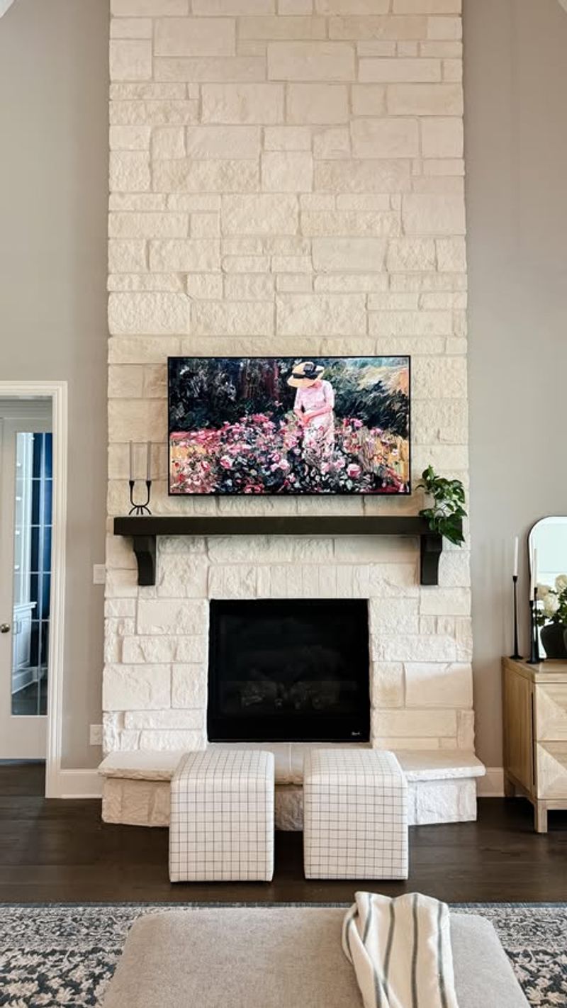 11 Design Touches In Texas That Feel Both Rustic And Modern - Decor Hint Limestone Fireplaces