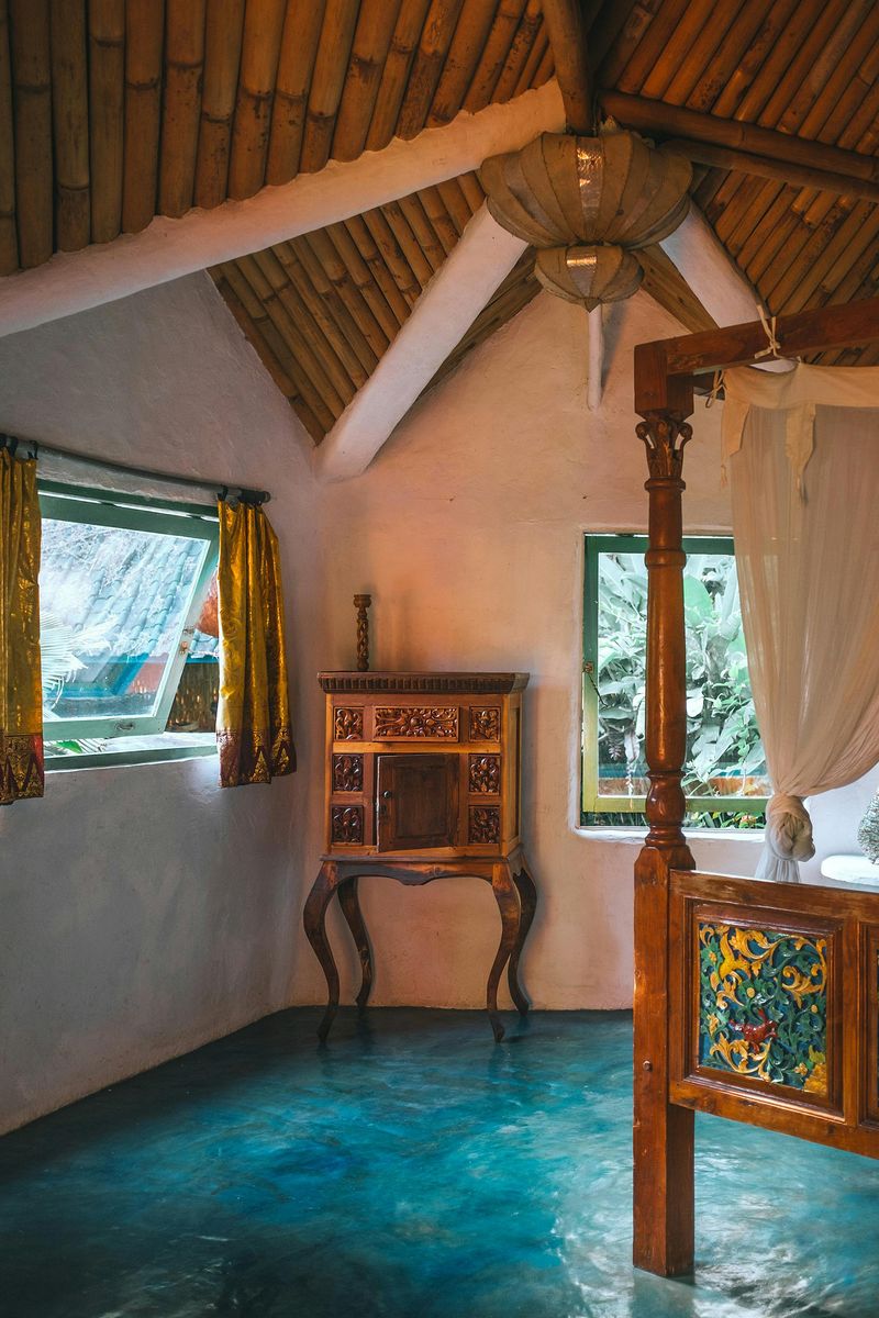 8 Visual Tricks That Open Up A Small Bedroom - Decor Hint Opt For Leggy Furniture To Create Airflow